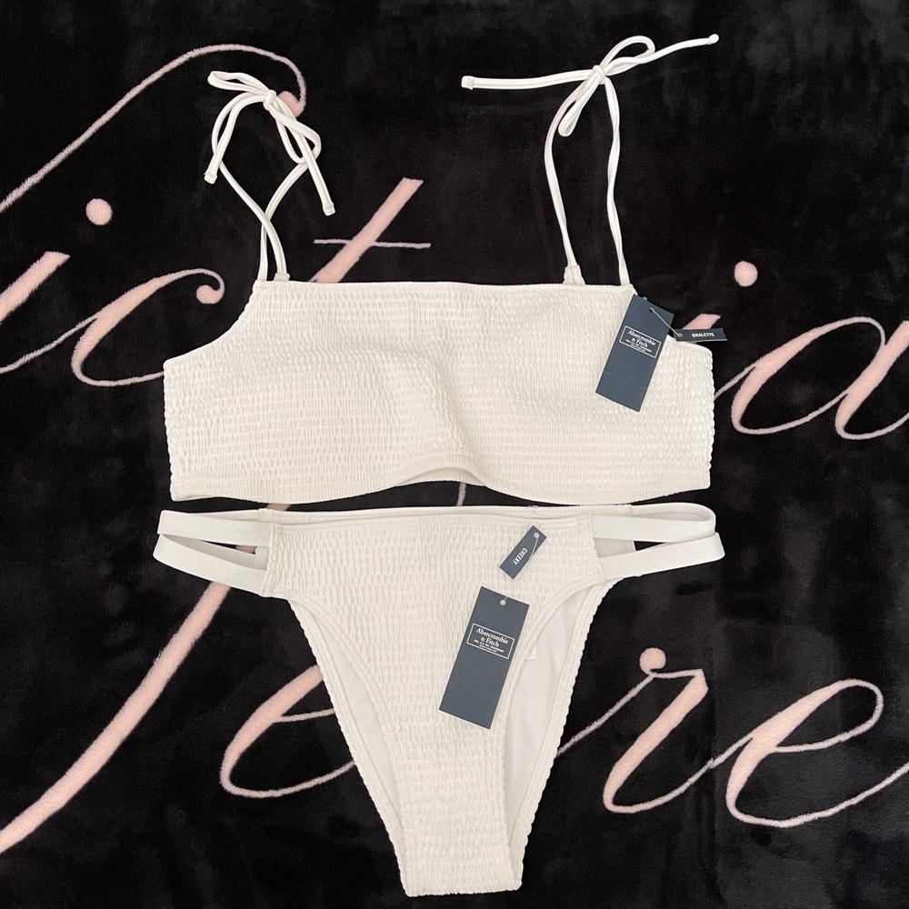 Abercrombie & Fitch, Pair swimwear  (NWT)